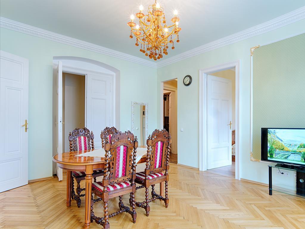 Lyra Apartment *